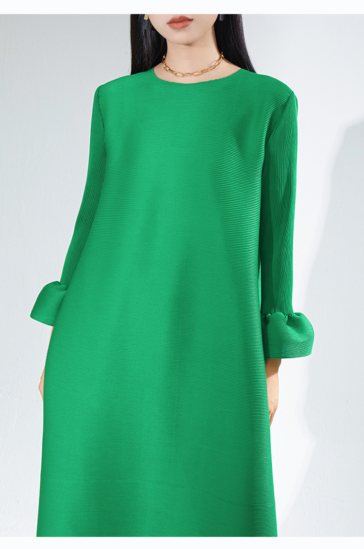 High-end pleated dress