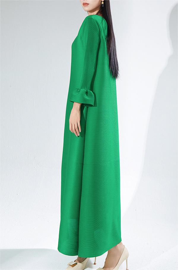 High-end pleated dress