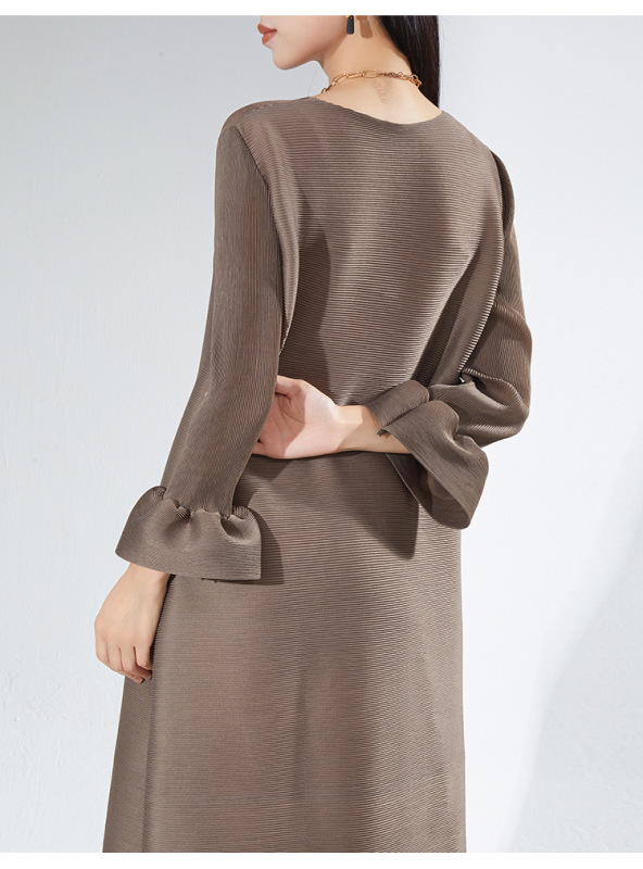High-end pleated dress