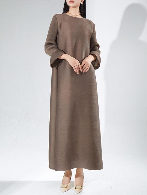 High-end pleated dress