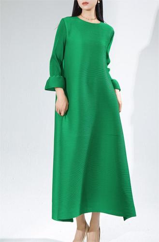 High-end pleated dress