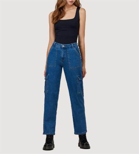 Commuter cargo jeans lady