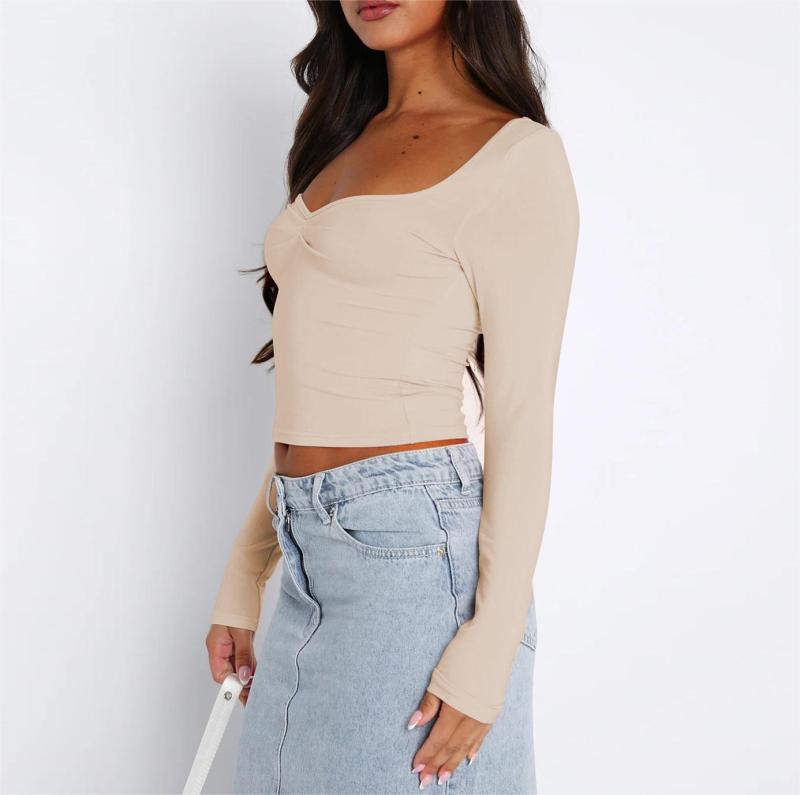 Long-sleeved crop knitwear