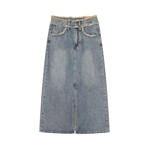 Denim skirt with high waist and raw hem