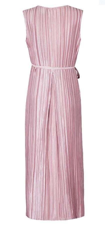 Loose pleated light dress