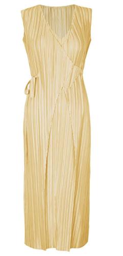 Loose pleated light dress