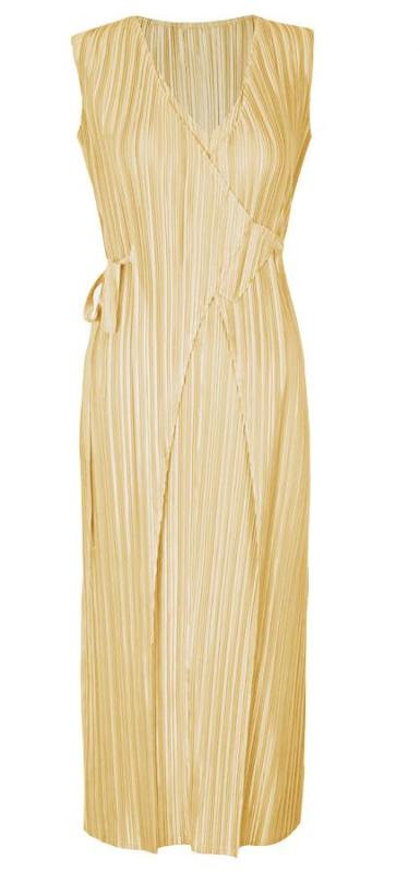 Loose pleated light dress