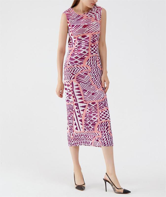 Slim temperament Miyake base dress