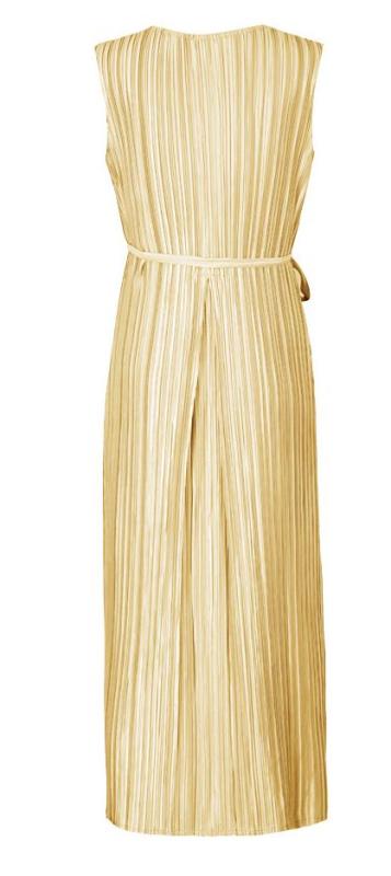 Loose pleated light dress