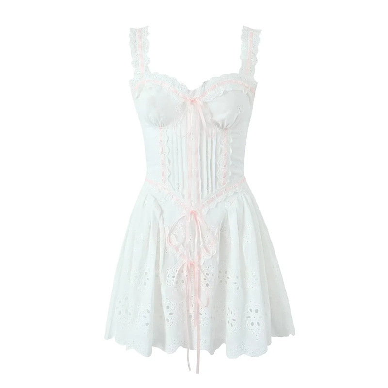 Lace line neckline strapless dress