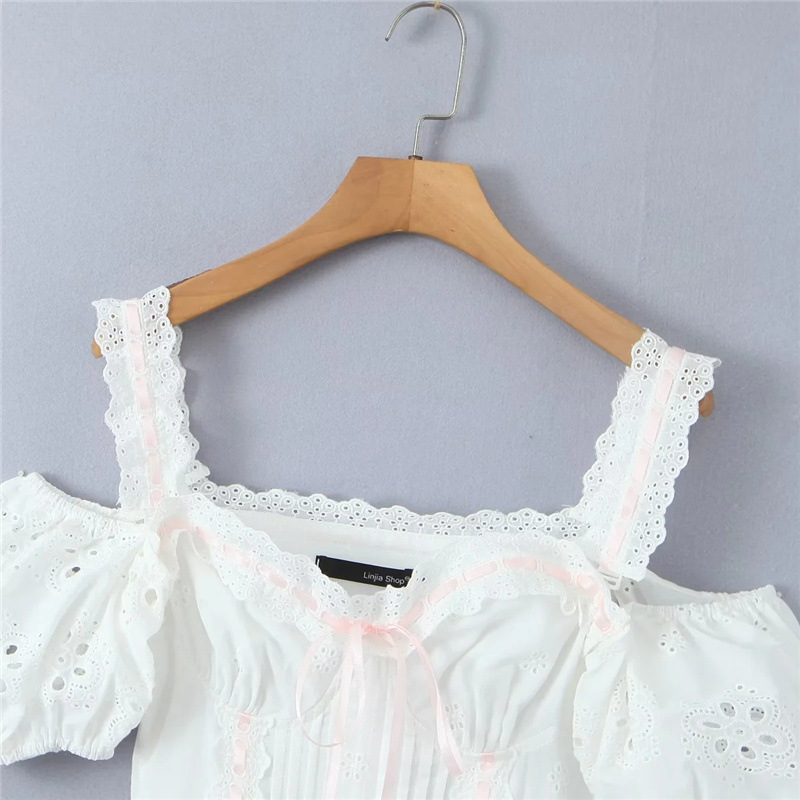 Lace line neckline strapless dress
