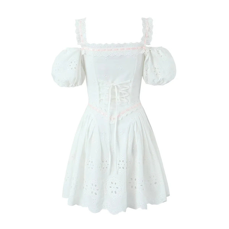 Lace line neckline strapless dress