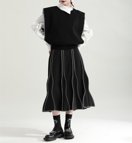 Knitted vest for women