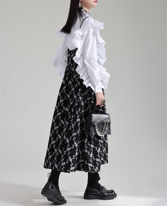 Fragmented floral suspender princess skirt