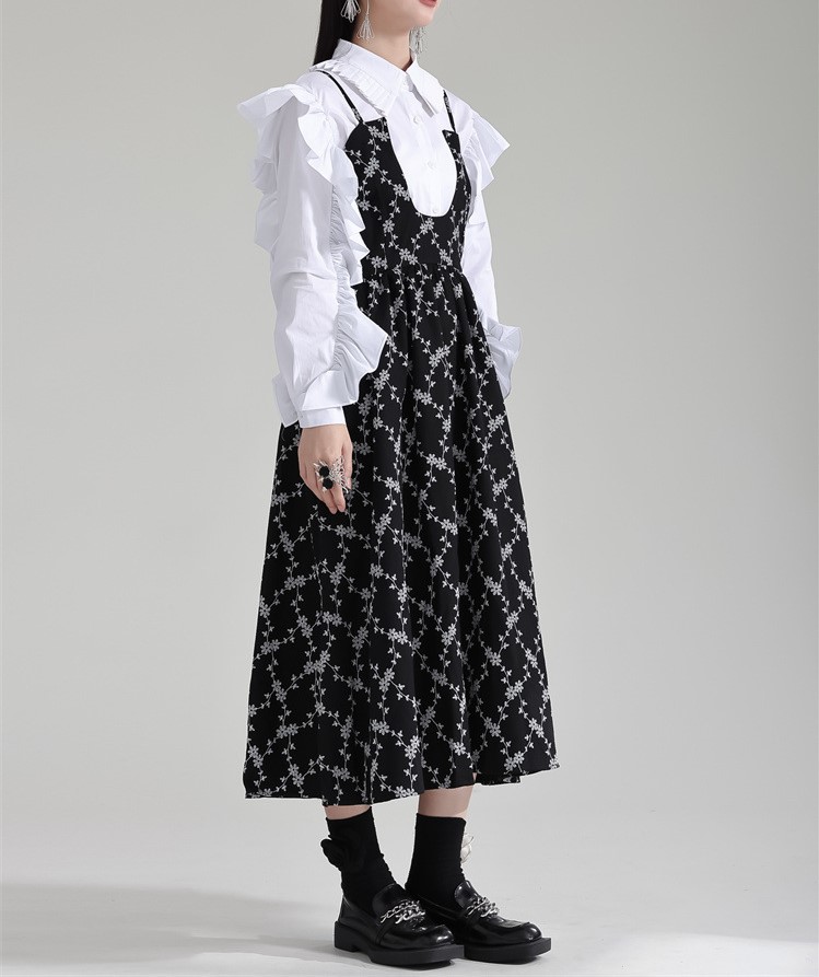 Fragmented floral suspender princess skirt