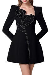 Light cooked Hepburn style black dress