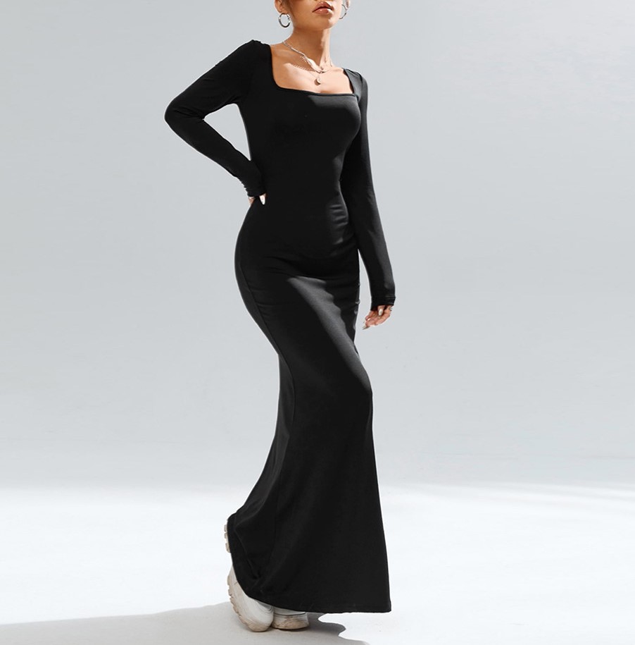 Black knitted buttocks wrapped long skirt
