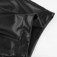 Split buttocks skirt leather skirt