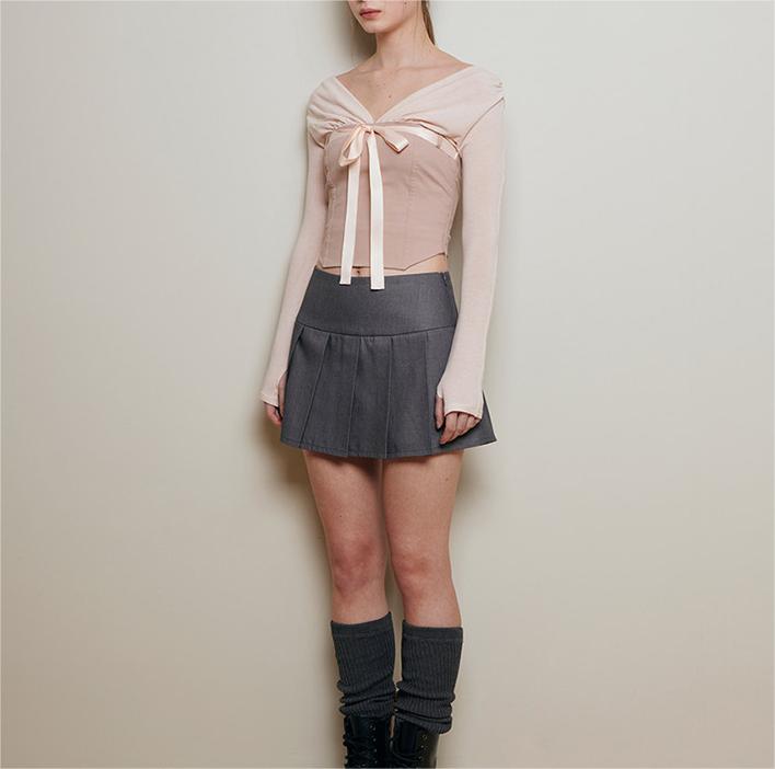 V-neck long sleeved strapless top