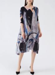 Medium sleeved loose hem skirt