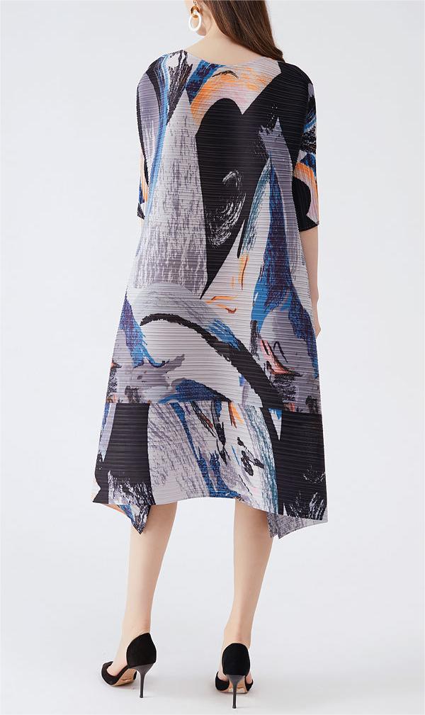 Medium sleeved loose hem skirt