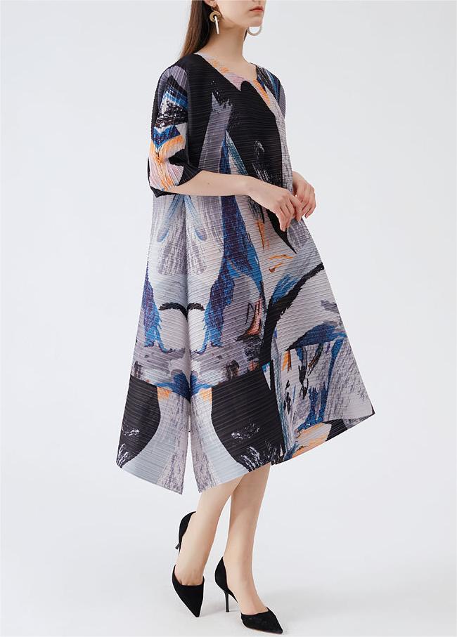 Medium sleeved loose hem skirt