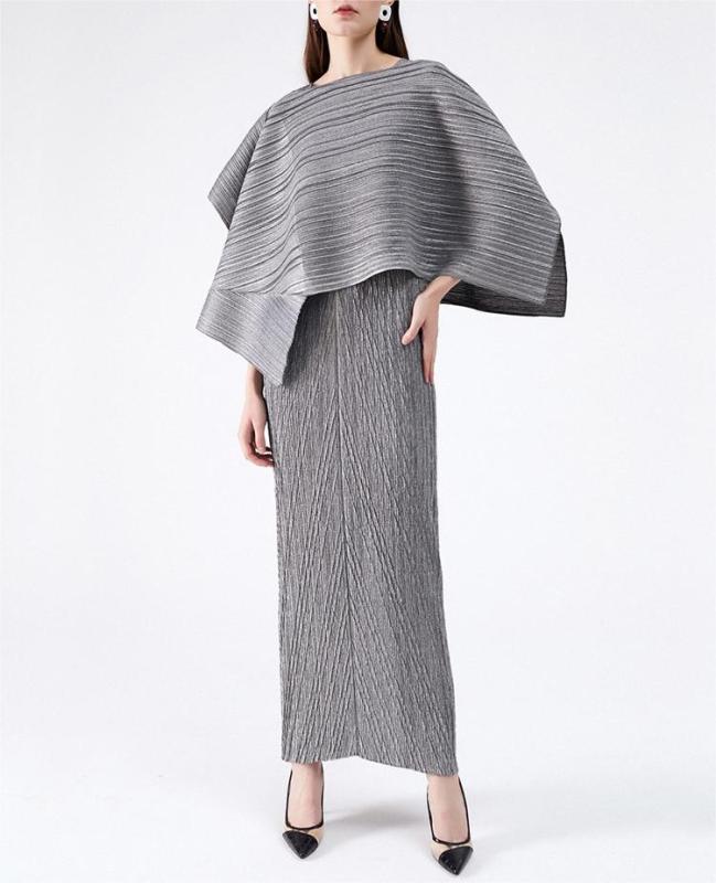 Evening fashion pleated dress