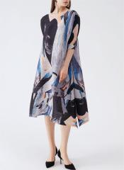 Medium sleeved loose hem skirt