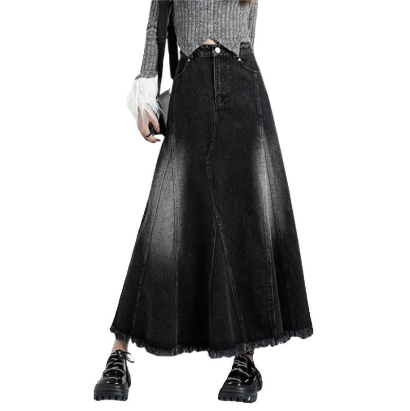 High waisted denim skirt
