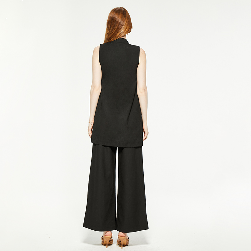 V-neck button-down sleeveless long top