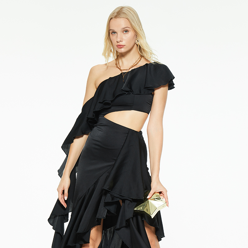 Off-shoulder ruffled irregular dress