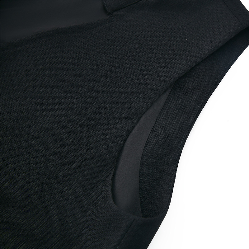 Elegant black v-neck sleeveless button dress