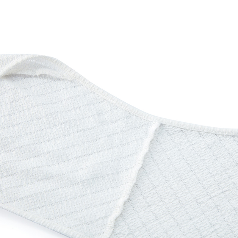 Casual white long-sleeved waistcoat
