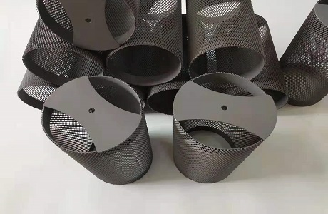 Auxiliary Anode Material For Chromium Electroplating - Application Of Noble Metal Coated Titanium Anode Graphite Anodes