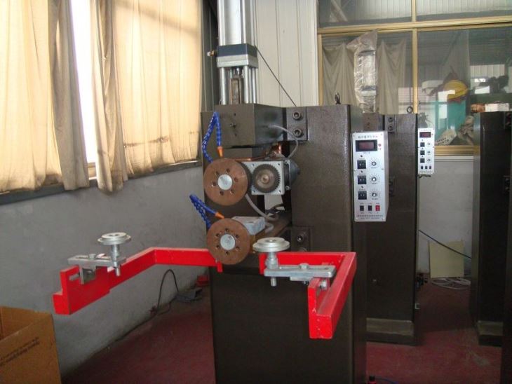 Pneumatic Pulse Welding Machine for Water Heat Inner Tank