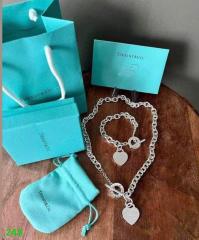 Bracelets and necklaces set