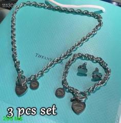 Neacklace and bracelets and set