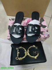 Purses and slippers (36-41)
