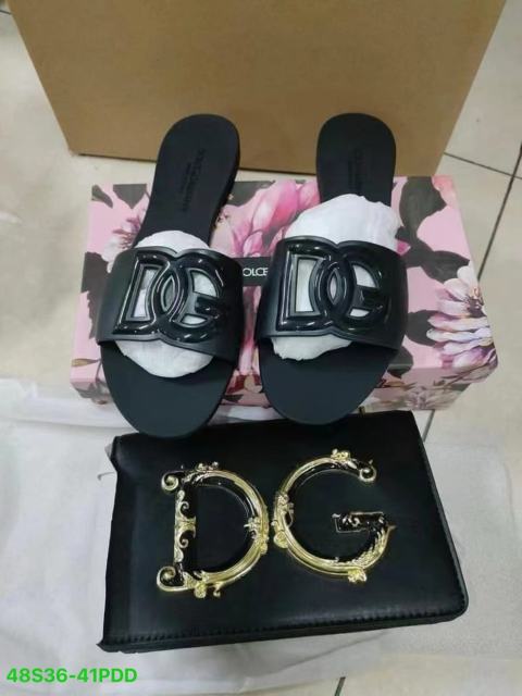 Purses and slippers (36-41)