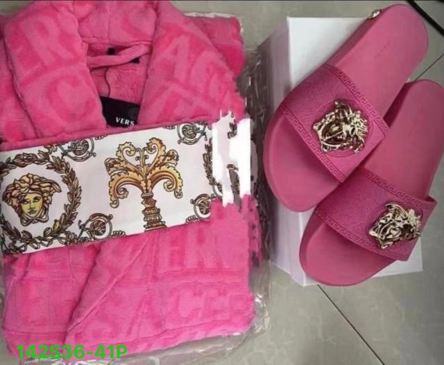 Robes and slippers    (36-41)