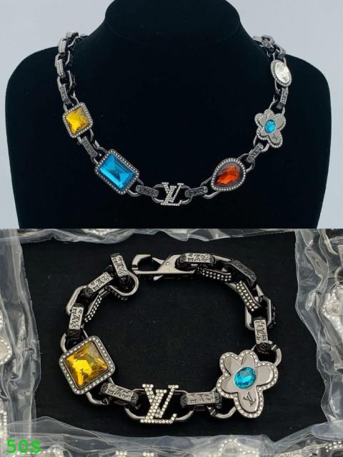 Necklaces and bracelets set