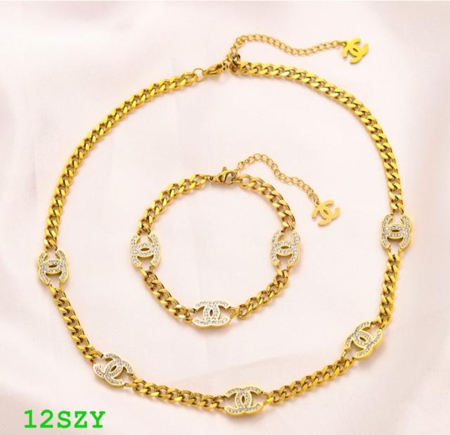 Necklace set