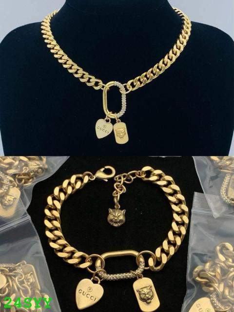 Necklace and bracelet set