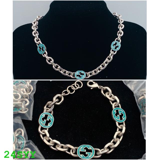 Necklace and bracelet set