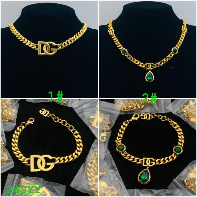 Necklace and bracelet set