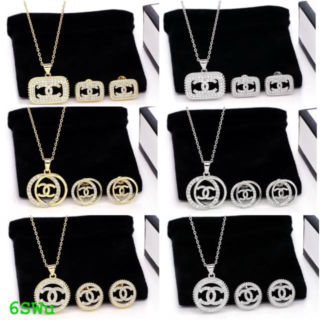 Necklace and earrings set