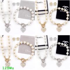 Necklace and bracelet set