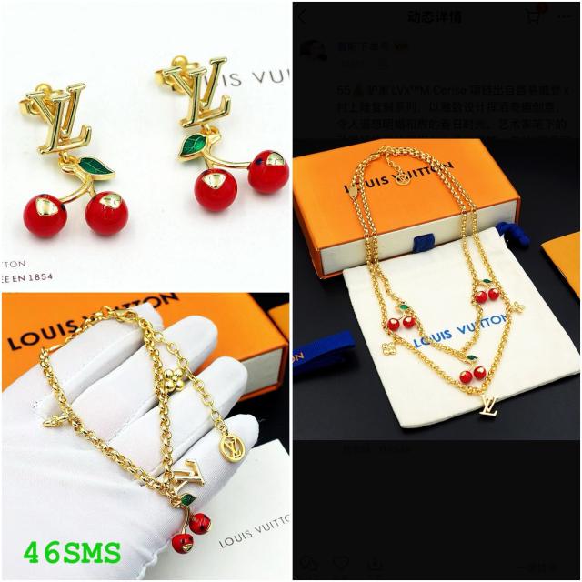 Necklaces Bracelet and earrings set