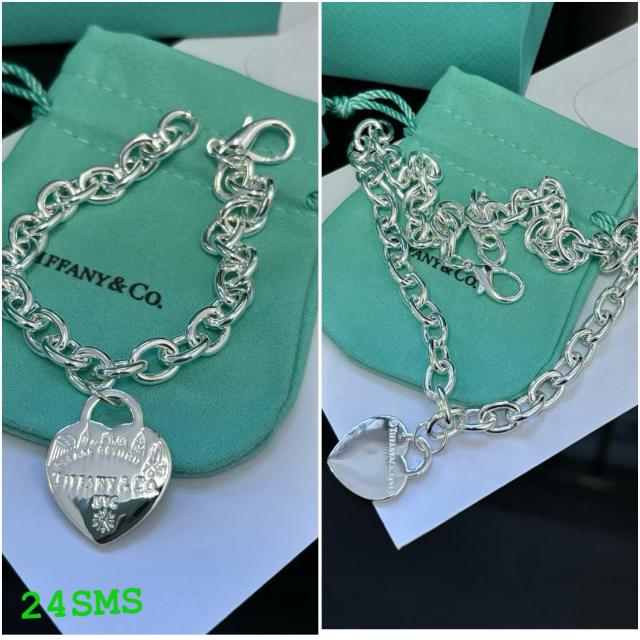 Bracelet and necklace set