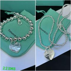 Bracelet and necklace set